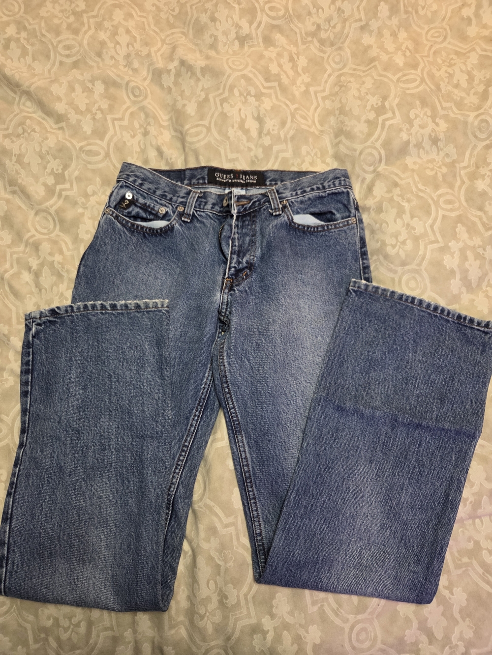 Guess Straight-Leg Jeans in Medium Blue Wash